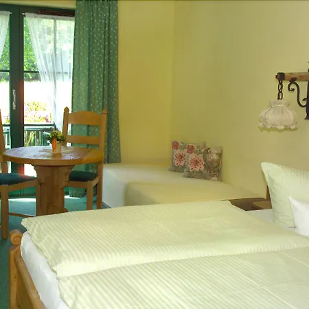 Forsthaus Luchsenburg ゲストハウス 3*